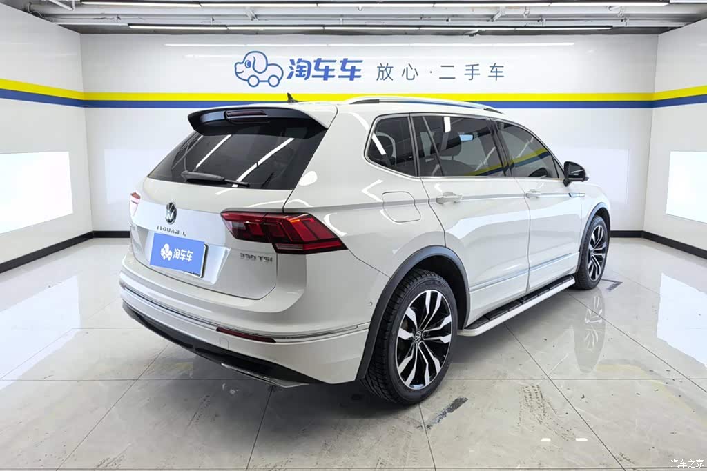 2021 Volkswagen Tiguan L 330TSI Automatic 2WD R-Line Premium, фото 3, лот 11205492