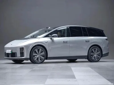 2025 Li Auto Li i8 Standard Edition, фото 1, лот 10824424
