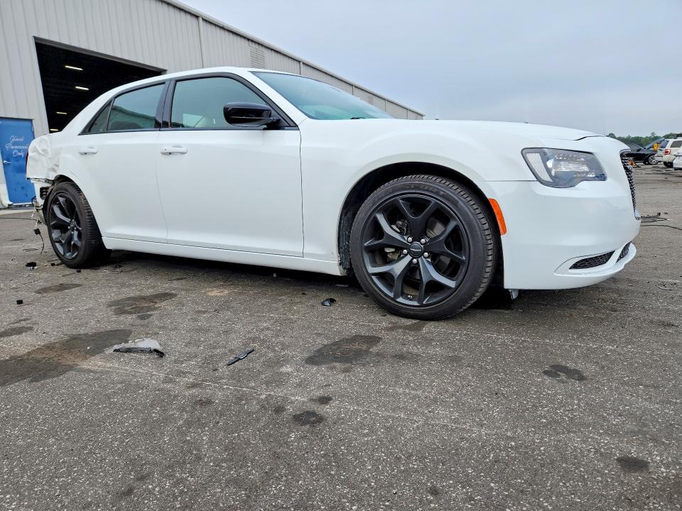 2022 CHRYSLER 300 TOURING, фото 4, лот 11208087