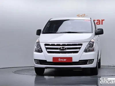 2017 Hyundai Starex 5-Seater VAN, фото 2, лот 10513589