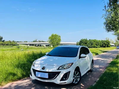 2015 Mazda Mazda3 Axela Hatchback 2.0L Automatic Sport, фото 1, лот 10324161