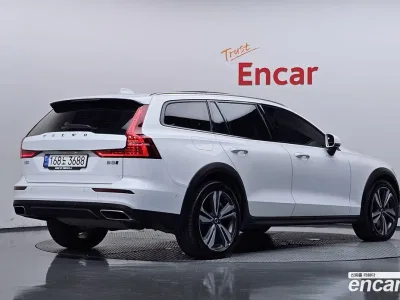 2021 Volvo V60 B5 Pro AWD, фото 2, лот 11210190