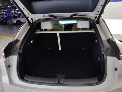 2025 Li Auto i6 2WD Base Model, фото 4, лот 10399676