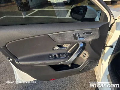 2024 Mercedes-Benz A-Class A220 Sedan, фото 4, лот 10162044