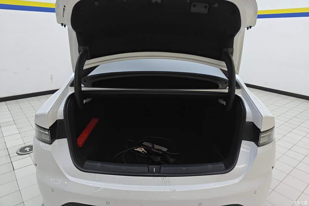 2024 BYD Destroyer 05 Glory Edition DM-i 55KM Luxury, фото 4, лот 11201915