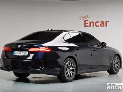 2026 BMW 5-Series 520i M Sport, фото 1, лот 11132389
