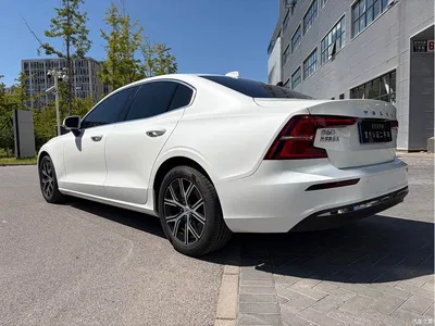2026 Volvo S60 B4 Smart Luxury Edition, фото 4, лот 10363459