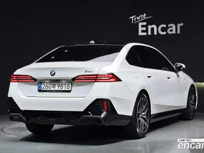 2024 BMW 5-Series 520i M Sport, фото 2, лот 10107278
