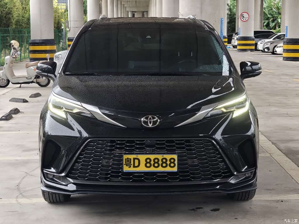2024 Toyota Granvia 2.5L Hybrid Premium PLUS 4WD Edition, фото 1, лот 10297074