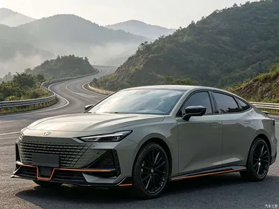 2023 Changan UNI-V 1.5T Premium Edition, фото 1, лот 11224569