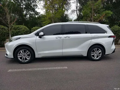 2024 Toyota Sienna 2.5L Hybrid 4WD Premium Edition, фото 4, лот 10324595
