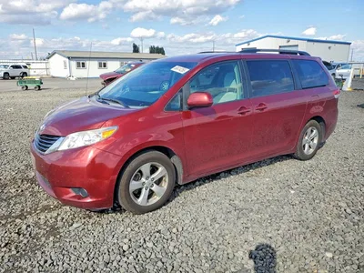 2013 TOYOTA SIENNA LE, фото 1, лот 10498308