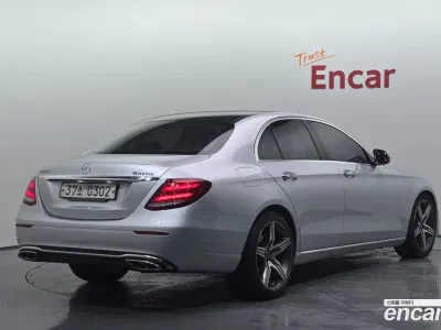 2017 Mercedes-Benz E-Class E220d Avantgarde, фото 2, лот 10518484