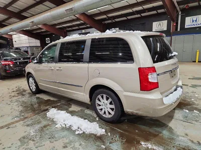 2013 CHRYSLER TOWN & COUNTRY TOURING, фото 2, лот 10587527