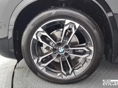 2025 BMW X1 xDrive 20i M Sport, фото 4, лот 10063678
