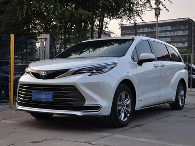 2024 Toyota Sienna 2.5L Hybrid 4WD Premium Edition, фото 1, лот 10397945