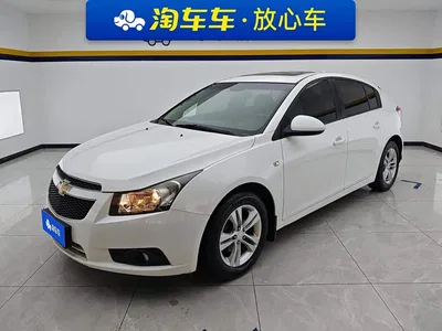2013 Chevrolet Cruze Hatchback 1.6L Manual Luxury, фото 1, лот 10382690