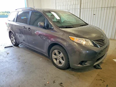 2015 TOYOTA SIENNA LE, фото 4, лот 10517931