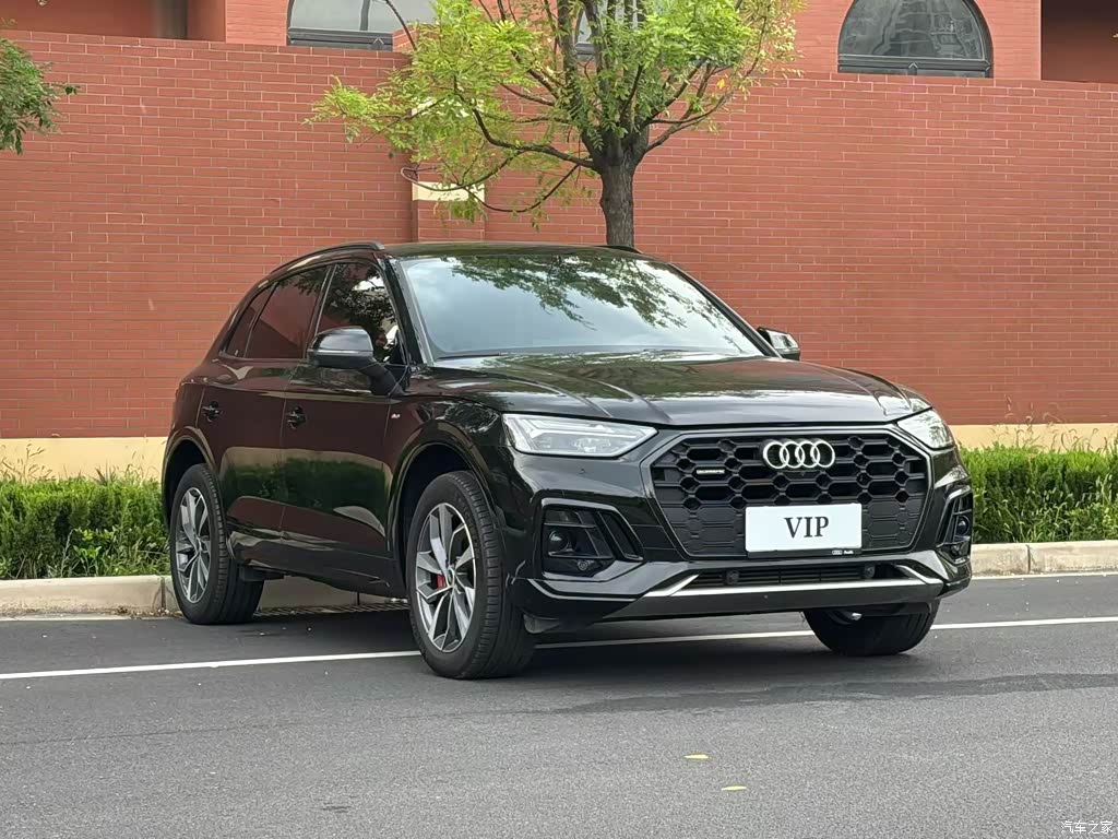 2025 Audi Q5L Model Year Facelift 45th Anniversary Edition 40 TFSI Luxury Dynamic, фото 3, лот 11227662