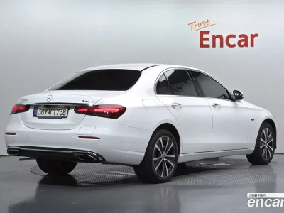 2021 Mercedes-Benz E-Class E300e 4MATIC Exclusive, фото 2, лот 10179640