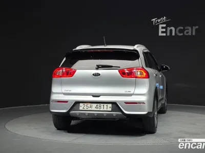 2017 Kia Niro Prestige, фото 4, лот 10115180