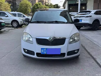 2011 Škoda Fabia 1.4L Automatic Cool Edition, фото 2, лот 10348470