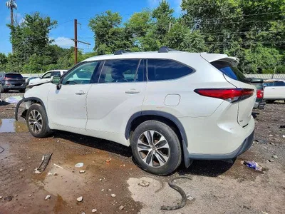 2022 TOYOTA HIGHLANDER XLE, фото 2, лот 10511415