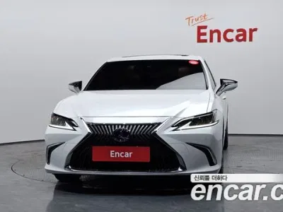 2020 Lexus ES 300h Luxury Plus, фото 3, лот 10033700