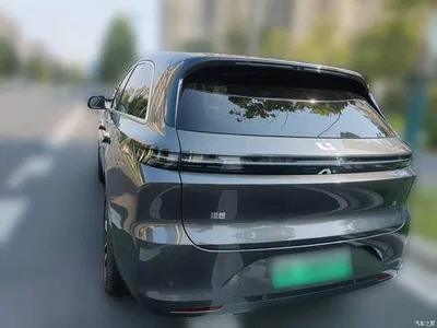 2025 Li Auto L6 Pro Smart Renewal Edition, фото 4, лот 10812928