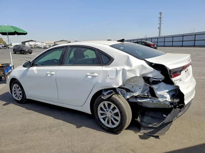 2024 KIA FORTE LX, фото 2, лот 10787992