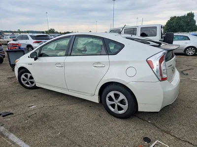 2014 TOYOTA PRIUS TWO, фото 2, лот 10529582
