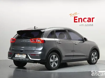 2017 Kia Niro Prestige, фото 2, лот 10080391