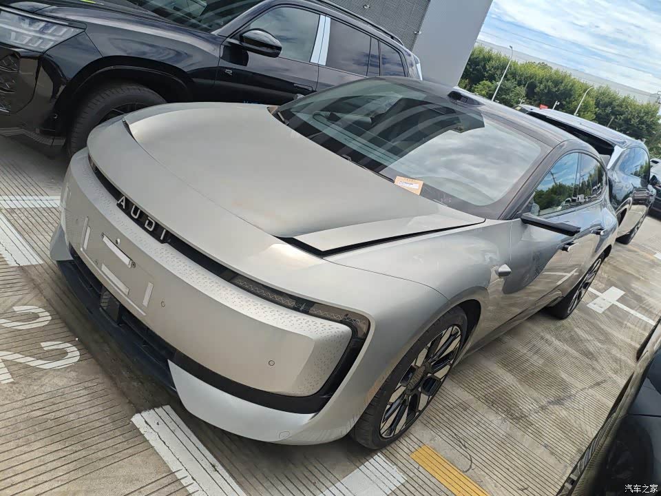 2025 Audi E5 Sportback 300kw 2WD, фото 1, лот 10391163