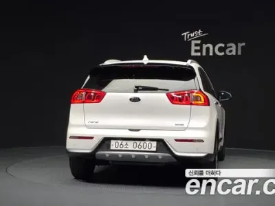 2017 Kia Niro Prestige, фото 4, лот 10031211