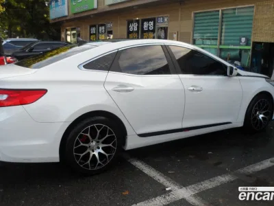 2011 Hyundai Grandeur HG240 Luxury, фото 2, лот 10325407