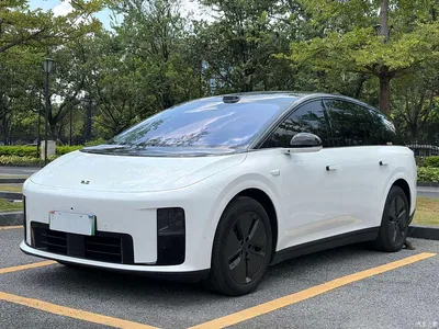 2025 Li Auto Li i8 Standard Edition, фото 3, лот 10825635