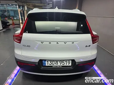 2025 Volvo XC40 B4 Ultra Bright, фото 4, лот 10223093