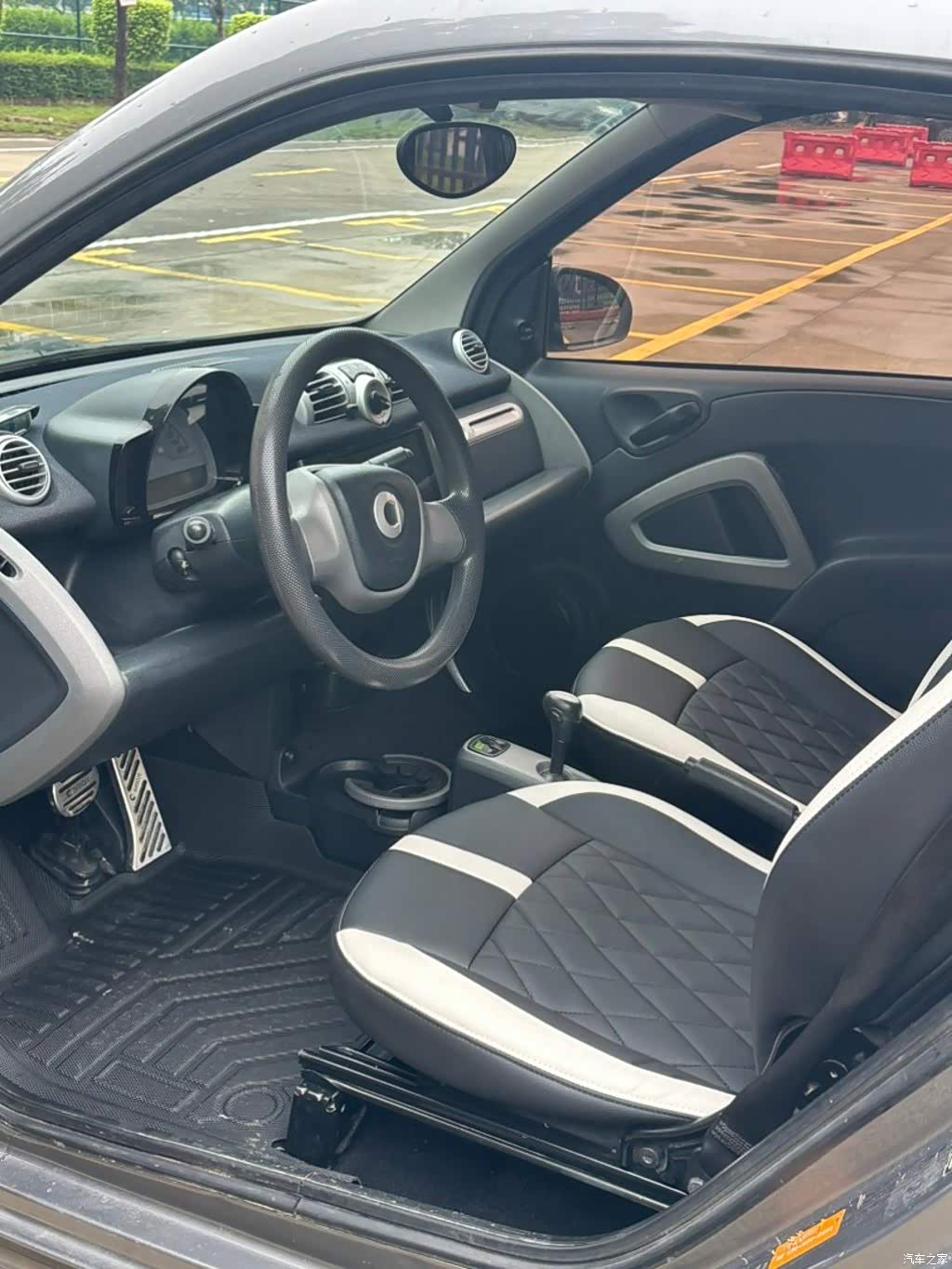 2012 smart fortwo 1.0 MHD Hardtop Standard, фото 4, лот 11012126