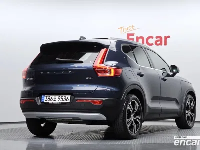 2022 Volvo XC40 B4 Inscription, фото 2, лот 10125350