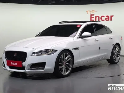 2017 Jaguar XF 20d Prestige AWD, фото 1, лот 10117226