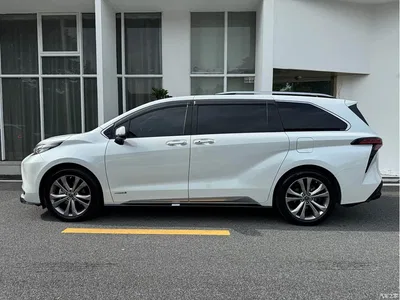 2023 Toyota Sienna 2.5L Hybrid Platinum Edition, фото 4, лот 10276903