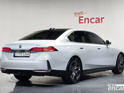 2024 BMW 5-Series 520i, фото 2, лот 10205964