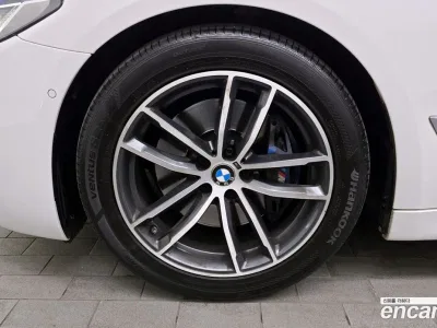 2021 BMW 5-Series 520i M Sport, фото 4, лот 10067565