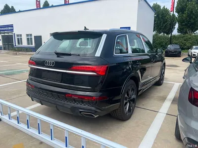 2025 Audi Q7 55 TFSI quattro S line Sport, фото 4, лот 10423448