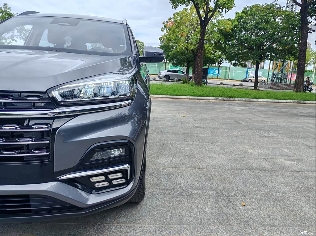 2023 Chery Tiggo 8 Kunpeng Edition 290TGDI Automatic Super Luxury, фото 4, лот 10384248