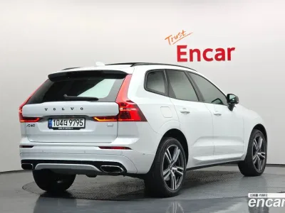 2021 Volvo XC60 T8 R-Design, фото 2, лот 10116111