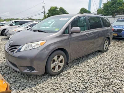 2015 TOYOTA SIENNA LE, фото 1, лот 10536276