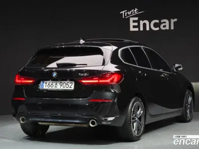 2022 BMW 1-Series 120i Sports, фото 1, лот 10042043