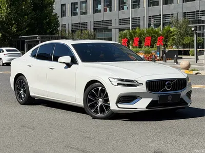2020 Volvo S60 T4 Momentum Luxury Edition, фото 3, лот 11520800