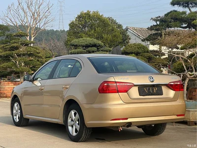 2013 Volkswagen Lavida Facelift Classic 1.6L Automatic Trend, фото 4, лот 10481711